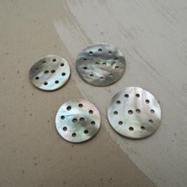 Mother-of-pearl Dice button 23mm