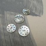 Mother-of-pearl Dice button 23mm