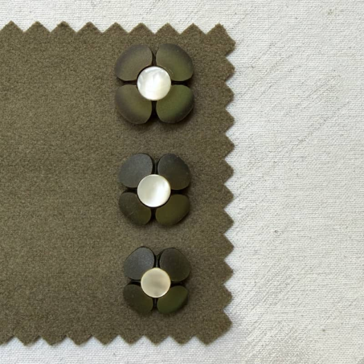 Khaki Flower & MOP Couture Button 18-20-22-24mm