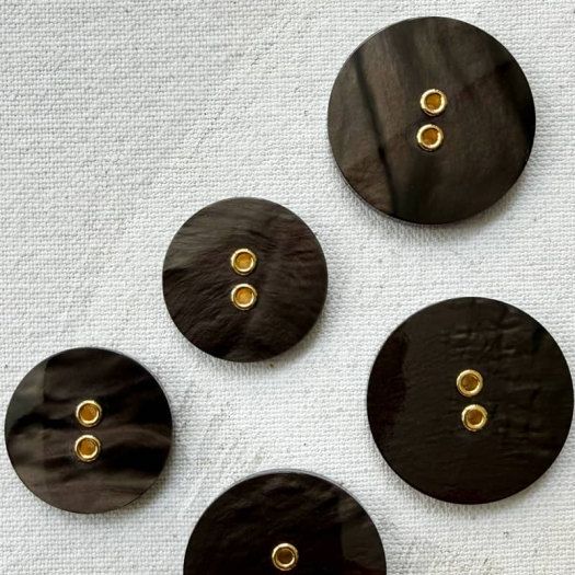 Haute Couture Gala Brown Eyelet Design Button 22mm