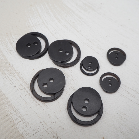 Bouton Corne Clown noir 25mm