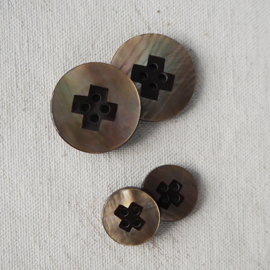 Bouton Nacre Design Marron 23mm