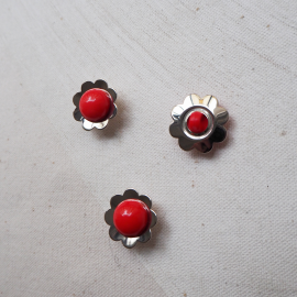 Metal Red Pop 70s Flower Buttons 18mm
