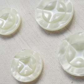 Beaux Boutons Simili Nacre Blanche 28-35mm