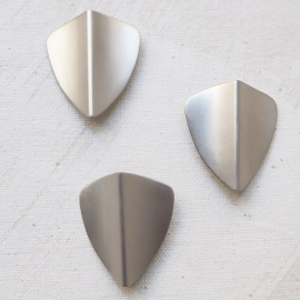 Button design metal shield 29mm