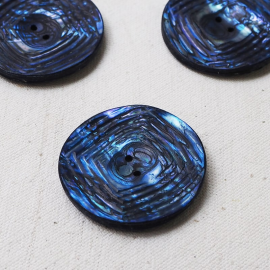Design Button Blue Chiseled Pearl 34mm
