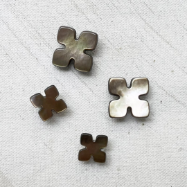 Tawny Puzzle button 16mm