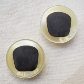Trendy Design Button Beige Gray 40-45mm