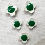 Fancy Pop Flower Button 60s White and Green 16mm