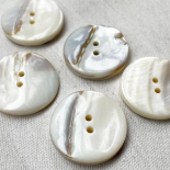 Design Button Mother of Pearl Beige Natural White 26mm