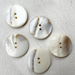 Design Button Mother of Pearl Beige Natural White 26mm
