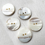 Design Button Mother of Pearl Beige Natural White 26mm