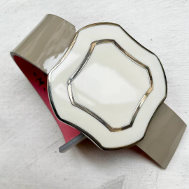 Bracelet Design M&eacute;tal et Cuir Blanc Silhouette