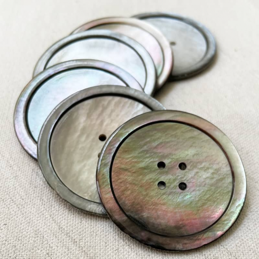 Large Button Mother-of-Pearl Gray Pink 40mm Storm