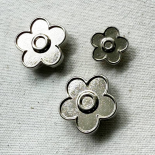 Beautiful Design Button Silver Flower 14-21mm