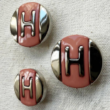 Design Button Pink & Silver Letter H 18-23mm
