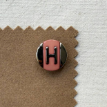 Design Button Pink & Silver Letter H 18-23mm