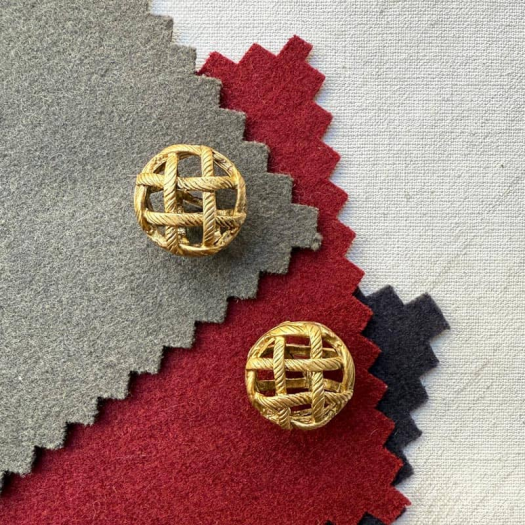 Beautiful Jewel Button Golden Metal Treasure 21mm