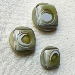Bouton Design Vert de Gris Abstraction 24mm