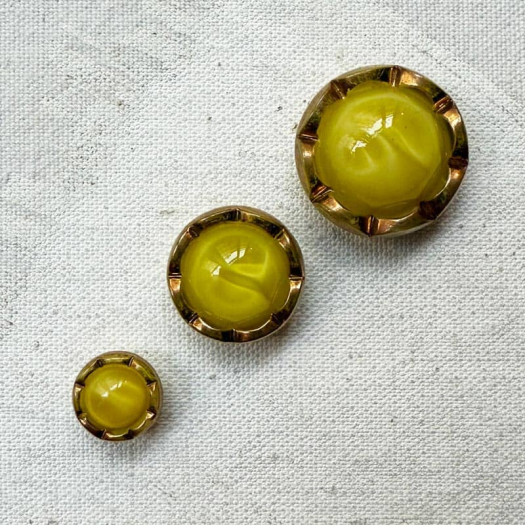Jewel Button Marbled Yellow and Gold 12-18-22mm