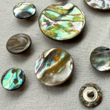 Wild Mother-of-Pearl Design Button 13-15-22-30mm