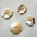 Floral Beige Mother-of-Pearl Couture Button 16–18mm