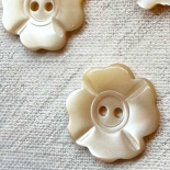Floral Beige Mother-of-Pearl Couture Button 16–18mm